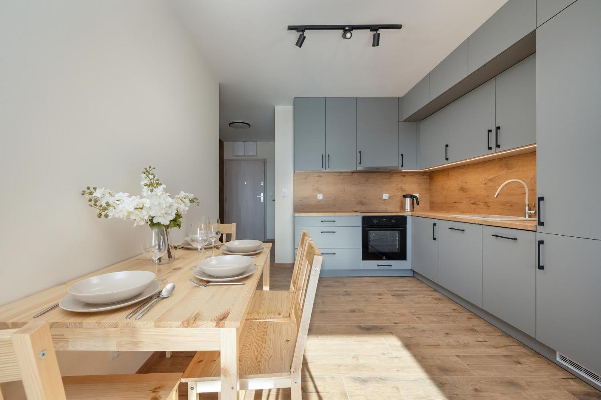 Wroclaw 1-Bedroom Apartment With Parking & Balcony By Noclegi Renters 外观 照片